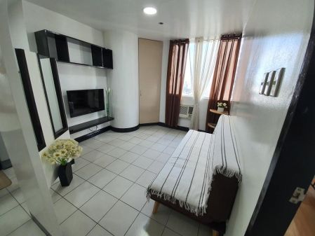 Fully Furnished 1 Bedroom Unit at Torre Lorenzo for Rent