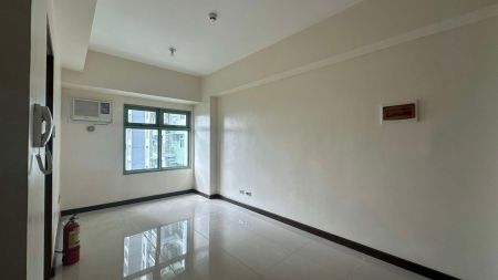 Unfurnished 1 Bedroom in the Magnolia Residences New Manila