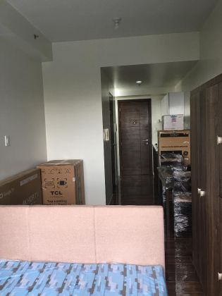 mdc Air Residences Makati Condo Unit with Balcony for Rent