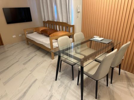 Fully Furnished 2 Bedroom in Acacia Escalades Pasig