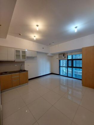 NO AC Unfurnished Studio Unit at The Viceroy Residences for Rent