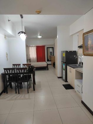 Junior Studio Unit Fully Furnished at the Columns Legaspi Village