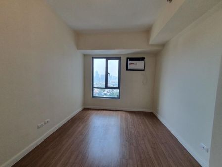 Unfurnished 2 Bedroom Unit at The Vantage at Kapitolyo for Rent