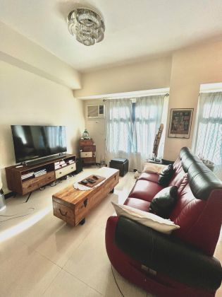 Fully Furnished Executive 2BR Flat in Magnolia Residences