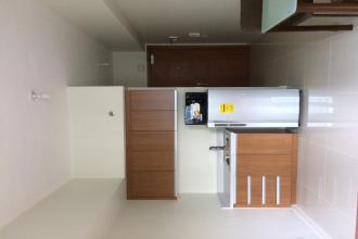 Semi Furnished Studio Condo at Eton Tower Makati Legaspi 