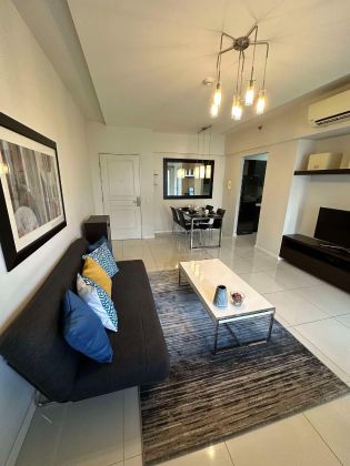 Modern Design 1BR Unit near Greenbelt Makati 