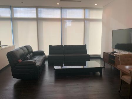 Spacious 1 Bedroom Condo is Located in Trump Tower at Makati