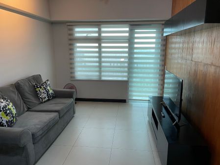 Refurbished and Well Maintained 1 Bedroom Unit in Two Serendra