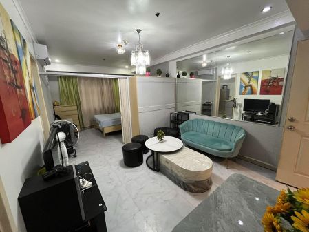 For Rent 1BR in South of Market BGC Taguig