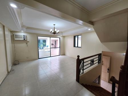 Unfurnished 5 Bedroom House at Nathan Classics Townhouse