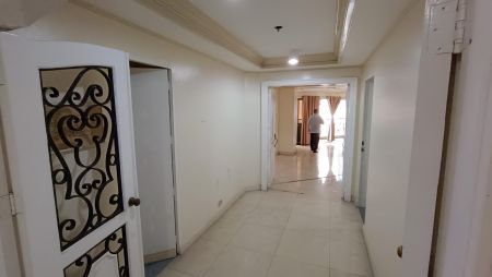 Spacious 3BR in Salcedo Makati Splendido Gardens