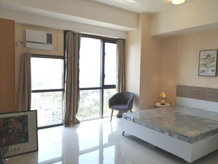 Studio Unit Viceroy Residences