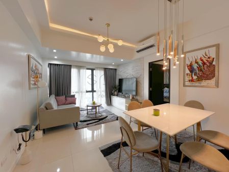 Upgraded 1 Bedroom at Salcedo Skysuites