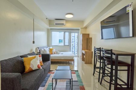 Fully Furnished 1BR with Balcony and Parking in Jazz Residences