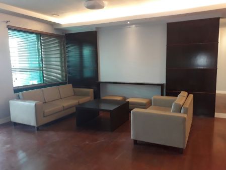 Furnished Penthouse with Balcony near Makati Medical Ayala Avenue