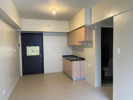 3 BEDROOM UNIT WITH 2 T B AVIDA TOWERS TURF