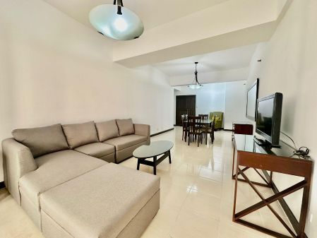 3BR w/ balcony Fully Furnished Unit at Manhattan Square Makati Ci