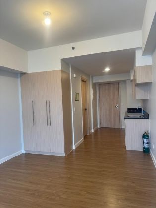 Studio condo for rent in Alabang near MOLITO