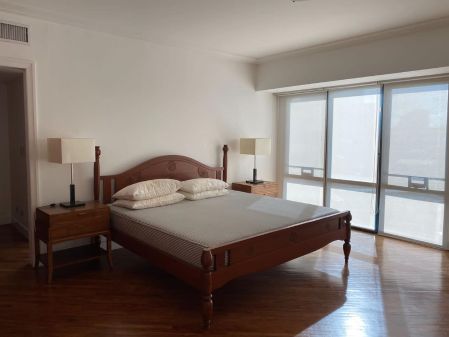 Semi Furnished 3BR for Rent in Luna Gardens Makati