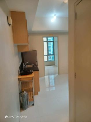 Semi Furnished 1BR for Rent in Salcedo Square Makati