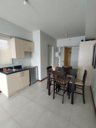 Fully Furnished Studio for Rent in The Columns At Legaspi Village