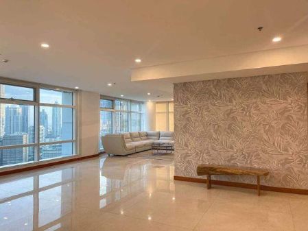 Fully Furnished 2BR for Rent in Two Roxas Triangle Makati