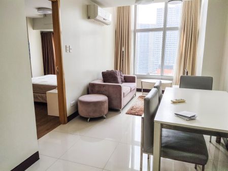 Fully Furnished 1 Bedroom Unit at One Central Makati for Rent