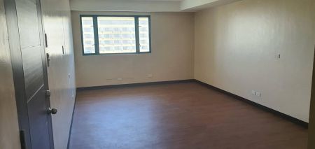 Unfurnished Studio for Rent in Antel Seaview Towers Pasay