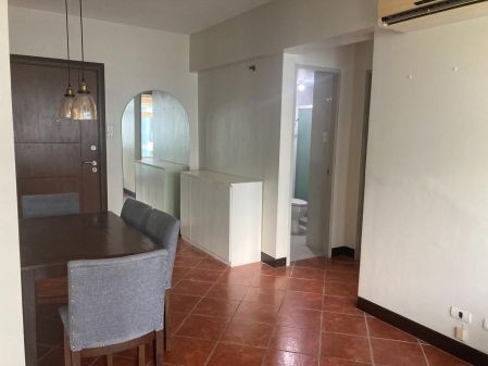 Homey and Spacious 2BR Apartment beside Resorts World Manila