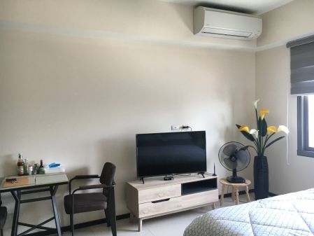 Fully Furnished Studio Unit at The Viridian in Greenhills