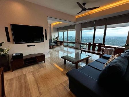 Fully Furnished 1 Bedroom Unit at Bellagio Towers for Rent