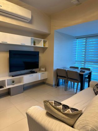 Fully Furnished 2 Bedroom at Uptown Parksuites Tower 1