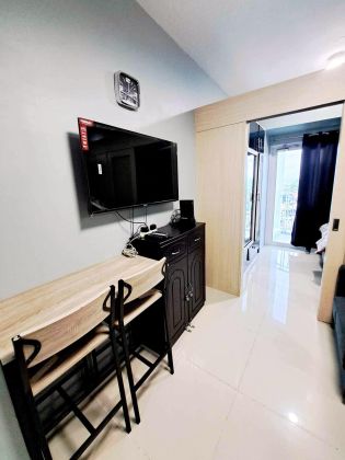 Fully Furnished 1BR with Balcony for Rent at Jazz Residences