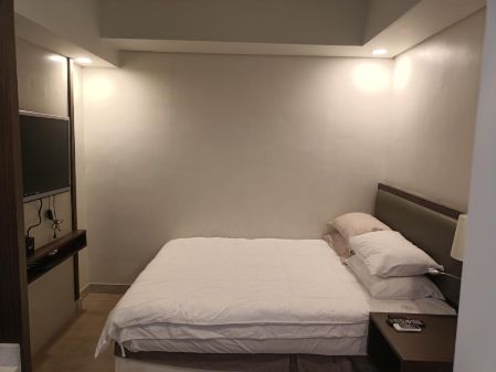 Fully Furnished Studio in The Residences at Bonifacio Civic Cente