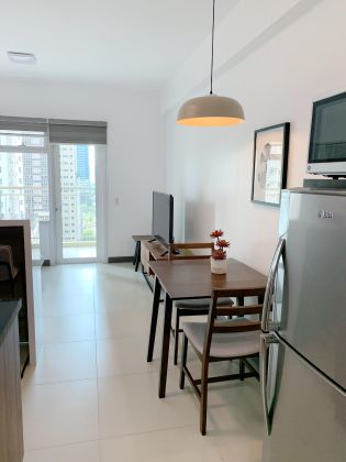 Fully Furnished Studio at Serendra BGC