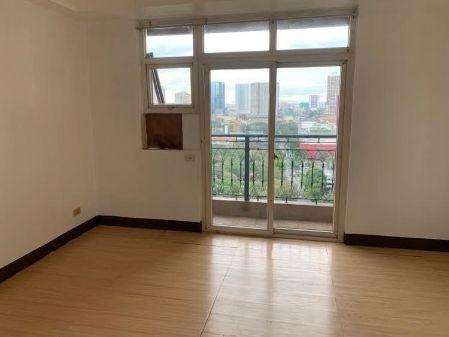 Unfurnished 1BR with Balcony in Le Mirage de Malate 