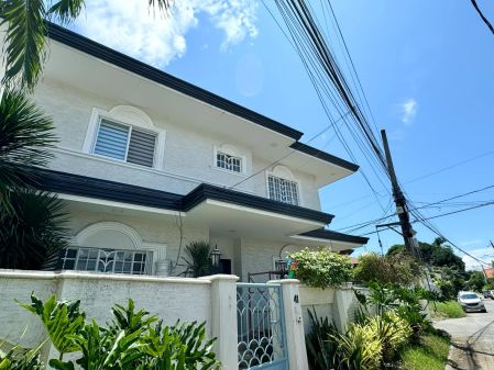 5BR House Lot for Lease in Bf Homes Paranaque