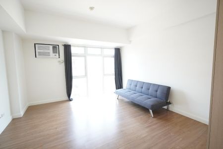 For Rent Semi Furnished Studio Unit at the Veranda