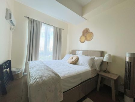 Serviced Cozy Fully Furnished Apartment in Makati City