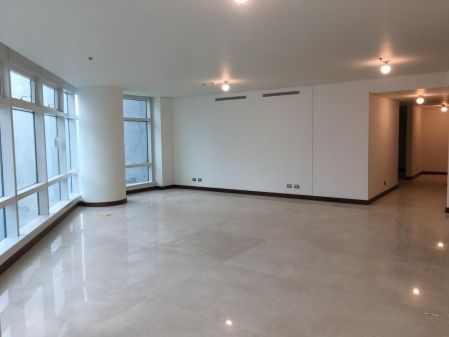 3 Bedroom Condo for Lease in Two Roxas Triangle