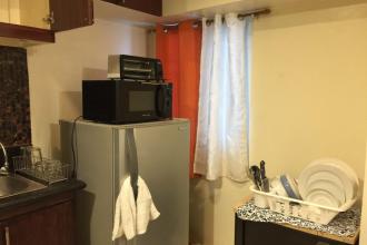 20mbps wiFi Aircon Room for 1 male renter EDSA GMA MRT Centris Ti