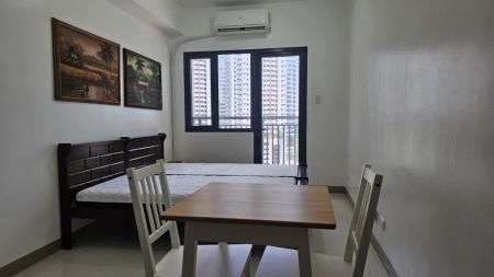 Studio with Balcony Lush Residences near Meralco Makati City