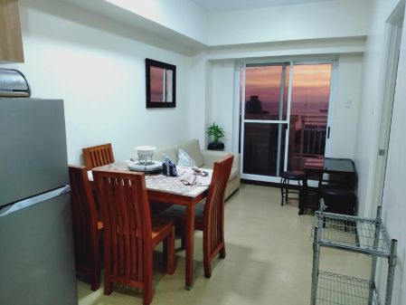 Fully Furnished 1 Bedroom Unit with Balcony Facing Rizal Park