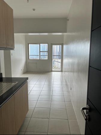 Unfurnished 2 Bedroom Unit at AMA Tower Residences for Rent