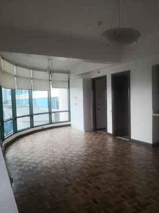 1 Bedroom Unit for Rent Lease in Renaissance Condominium