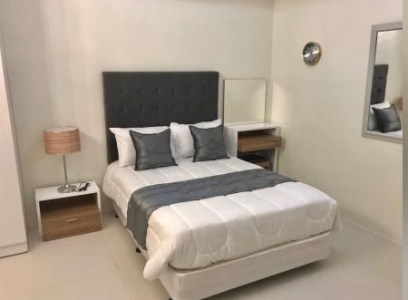 Minimalist Studio in Icon Plaza BGC