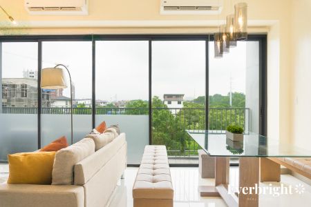 St Moritz Private Estate 2 Bedroom Condo Unit for Rent