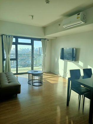 Fully Furnished 2BR for Rent in Solstice Tower Makati