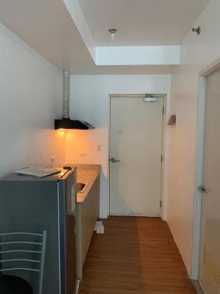 Fully Furnished Studio for Rent in The Linear Makati