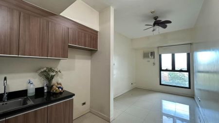 Semi-furnished 1 Bedroom in The Sapphire Bloc Ortigas Center Pasi